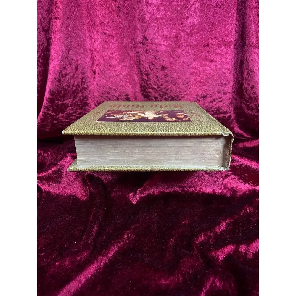 Vintage New American Family Holy Bible 1974 1975 Catholic Illustrated Hardcover